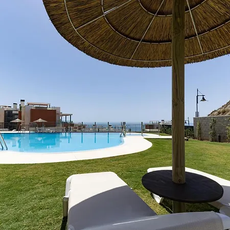 아파트 New Spectacular Sea View At Higueron Next To Carvajal *